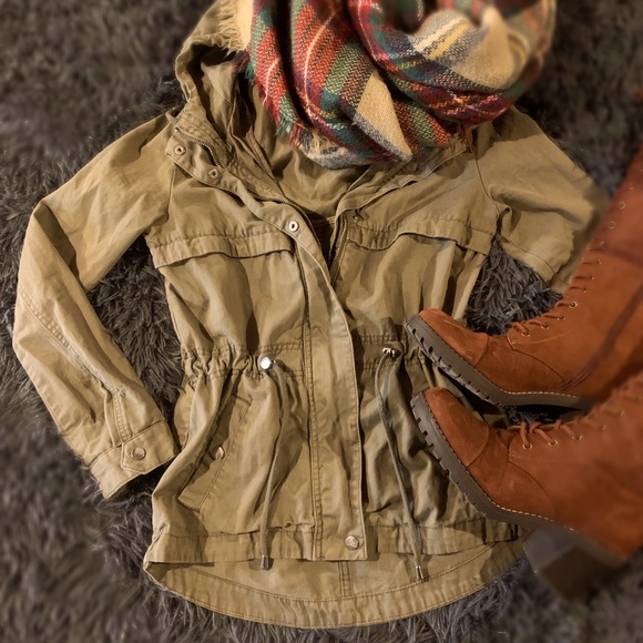 Hooded Army Green Cargo Jacket - Picture 1 of 3